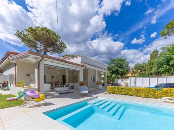 casa indipendente in vendita a Santa Marinella in zona Santa Severa