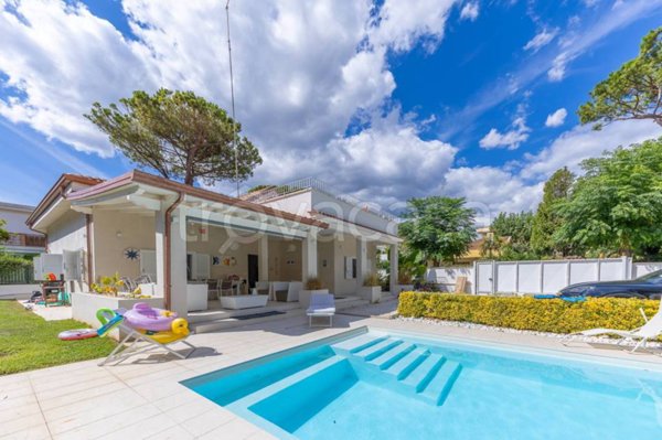 casa indipendente in vendita a Santa Marinella in zona Santa Severa