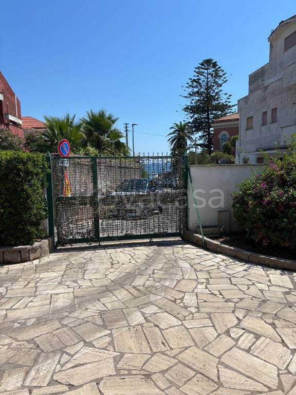 casa indipendente in vendita a Santa Marinella