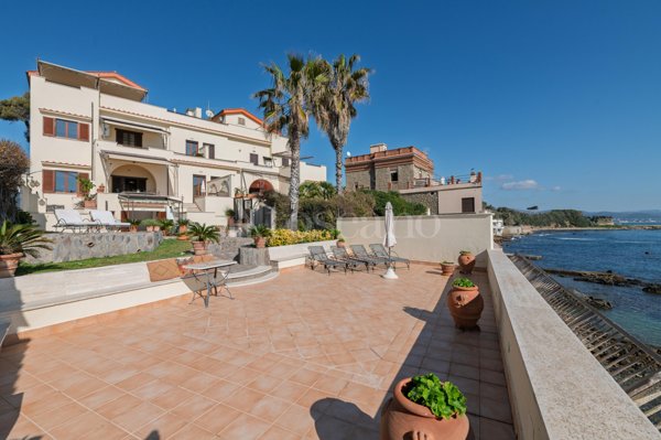 casa indipendente in vendita a Santa Marinella