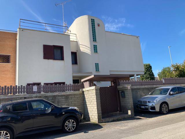 casa indipendente in vendita a Santa Marinella