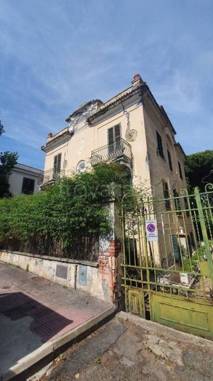 casa indipendente in vendita a Santa Marinella