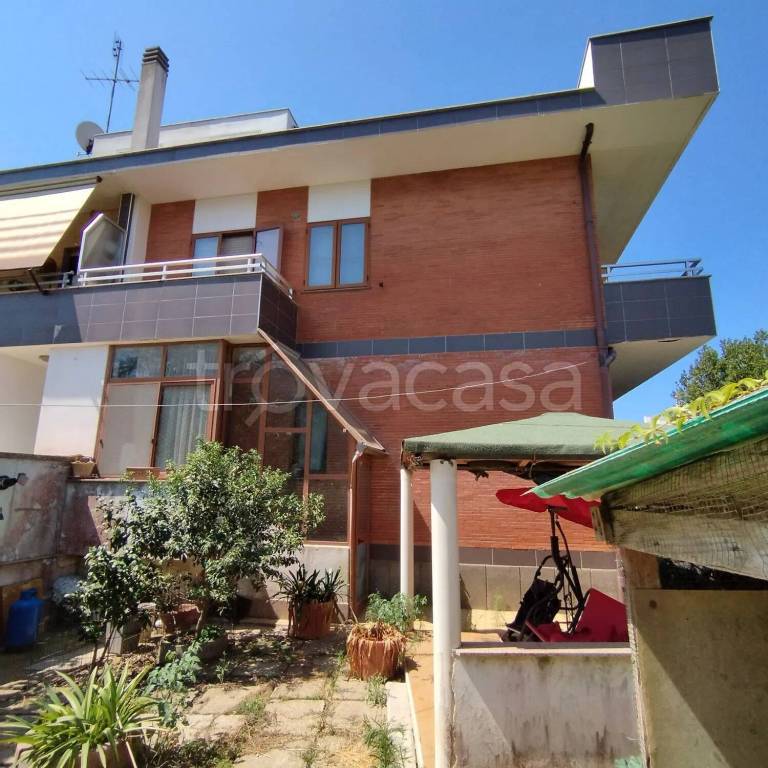 casa indipendente in vendita a Santa Marinella