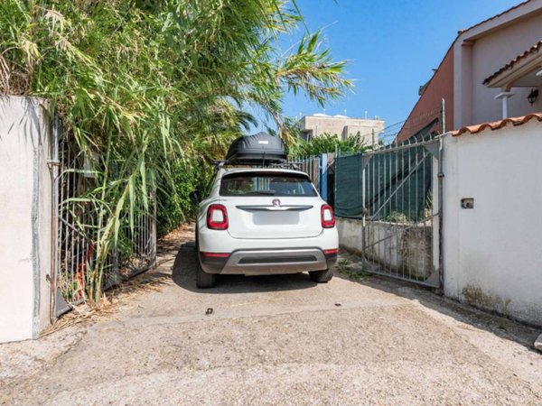 casa indipendente in vendita a Santa Marinella