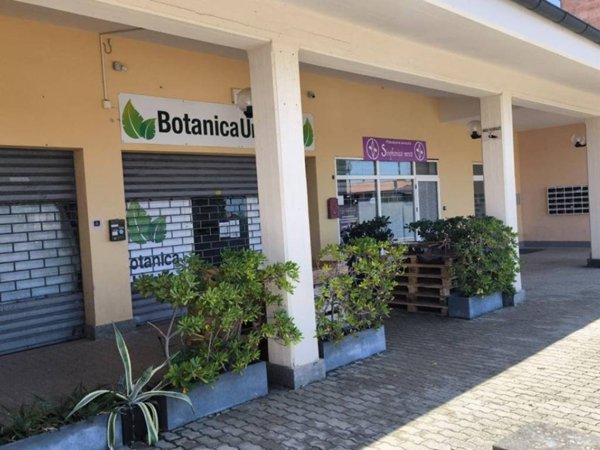 negozio in vendita a Santa Marinella