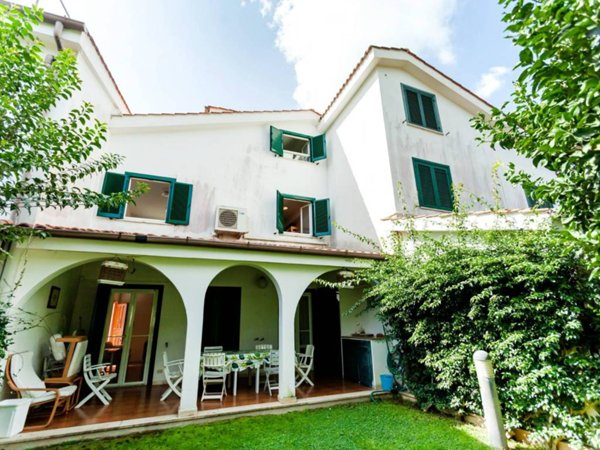 casa indipendente in vendita a Santa Marinella in zona Santa Severa