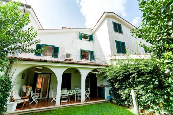 casa indipendente in vendita a Santa Marinella in zona Santa Severa