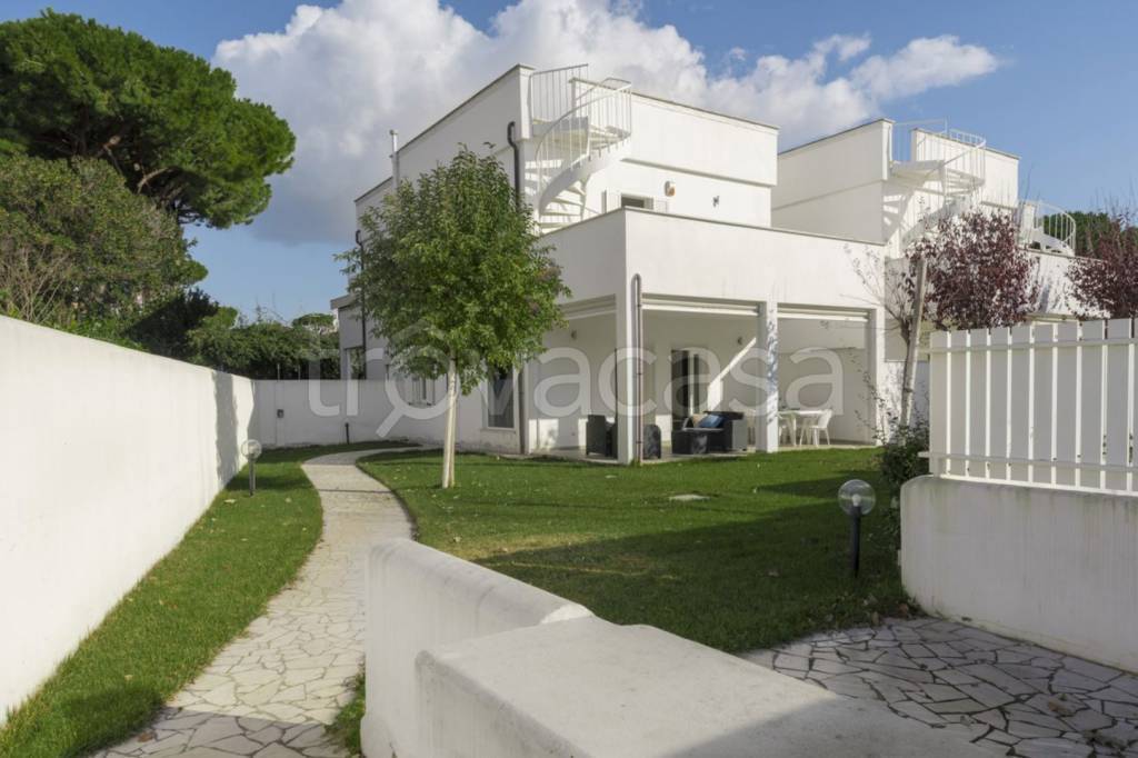 casa indipendente in vendita a Santa Marinella in zona Santa Severa