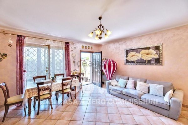 casa indipendente in vendita a Santa Marinella