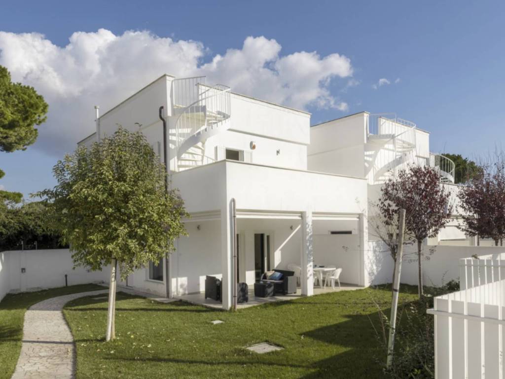 casa indipendente in vendita a Santa Marinella in zona Santa Severa