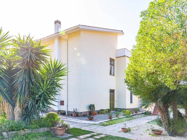 casa indipendente in vendita a Santa Marinella