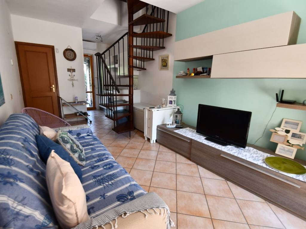 casa indipendente in vendita a Santa Marinella