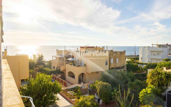 casa indipendente in vendita a Santa Marinella