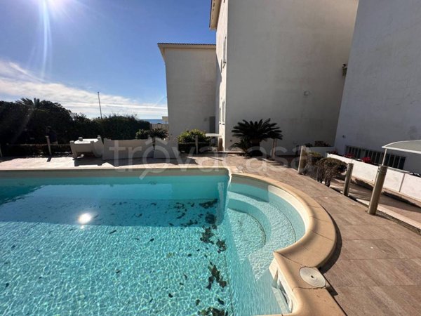 casa indipendente in vendita a Santa Marinella