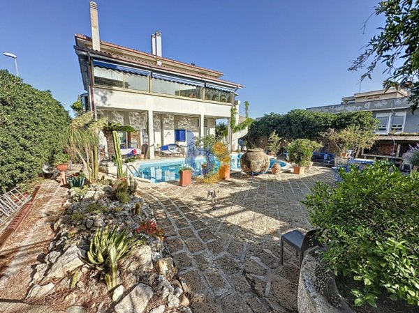 casa indipendente in vendita a Santa Marinella