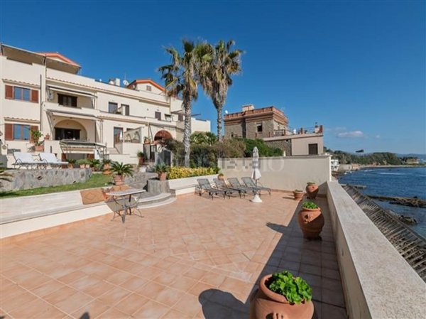 casa indipendente in vendita a Santa Marinella