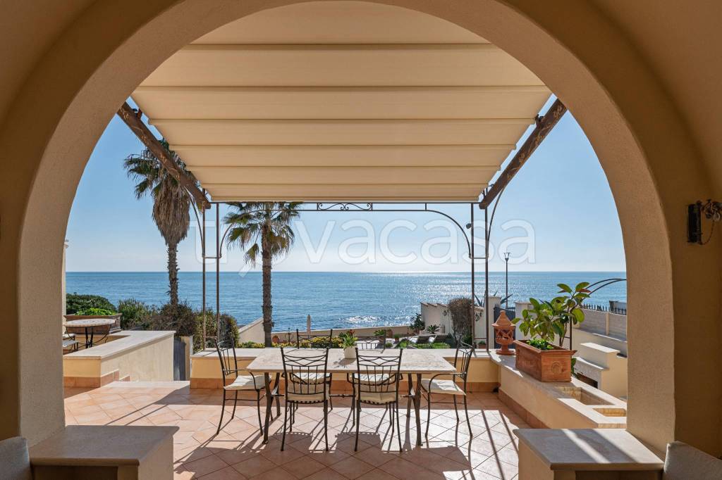 casa indipendente in vendita a Santa Marinella