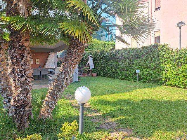 casa indipendente in vendita a Santa Marinella