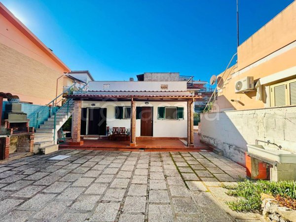 casa indipendente in vendita a Santa Marinella