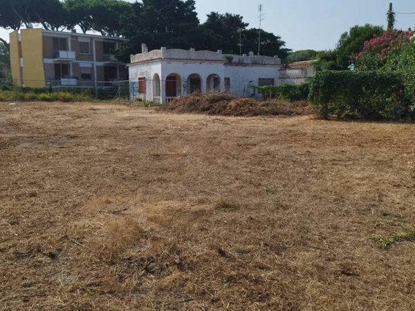 negozio in vendita a Santa Marinella