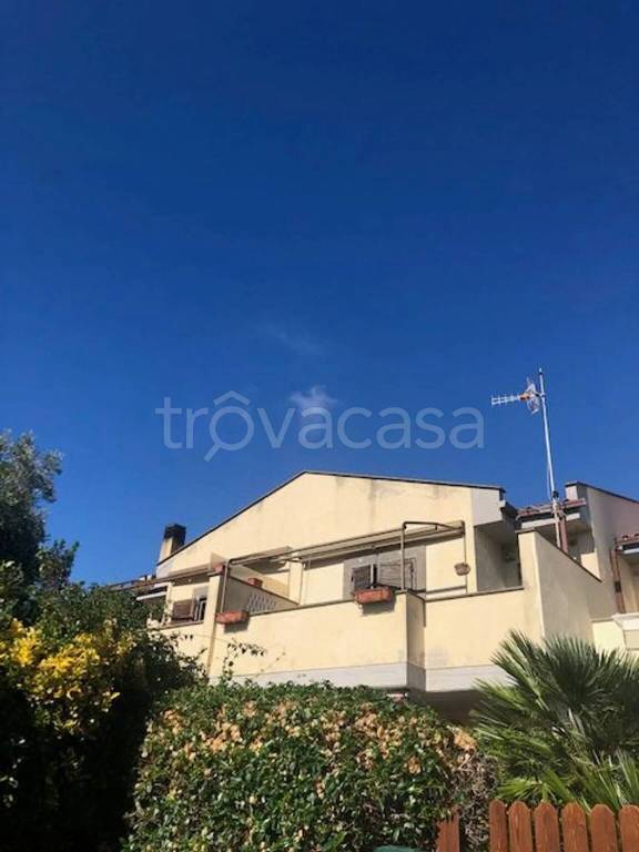 casa indipendente in vendita a Santa Marinella