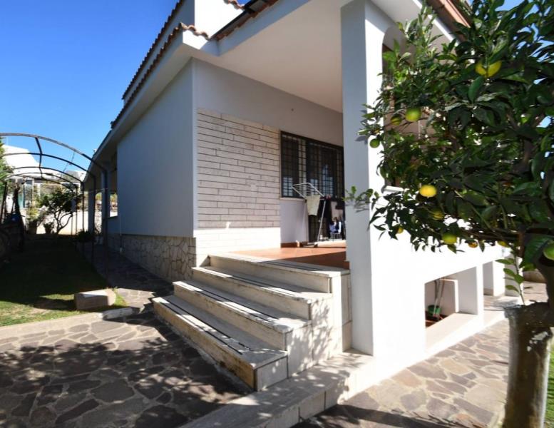 casa indipendente in vendita a Santa Marinella