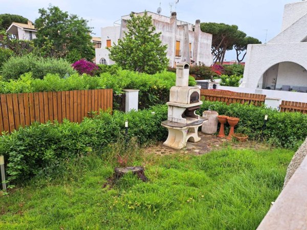 casa indipendente in vendita a Santa Marinella