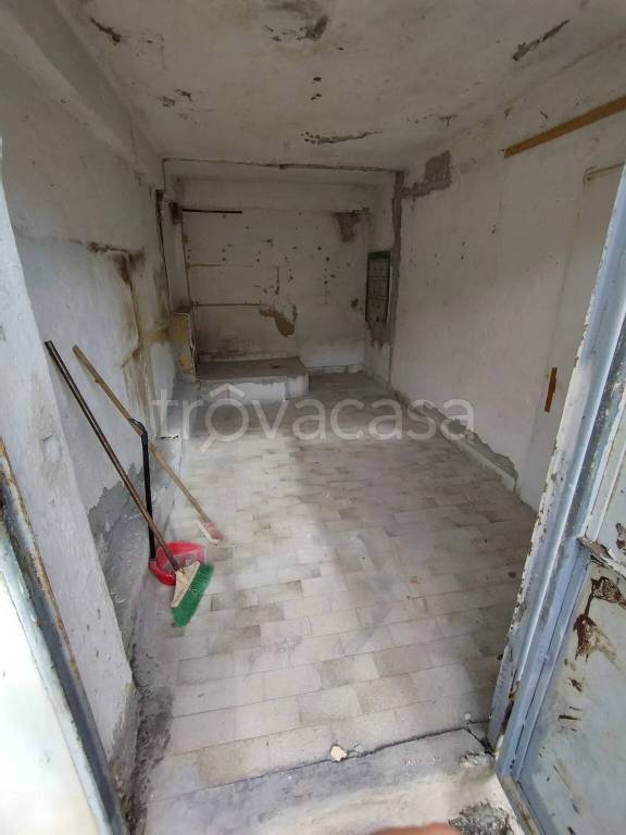 locale di sgombero in vendita a Santa Marinella