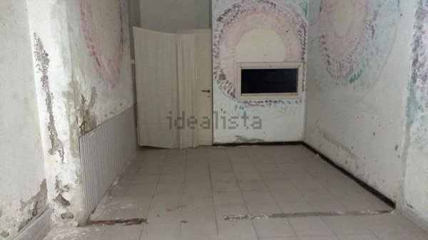 locale commerciale in vendita a Santa Marinella