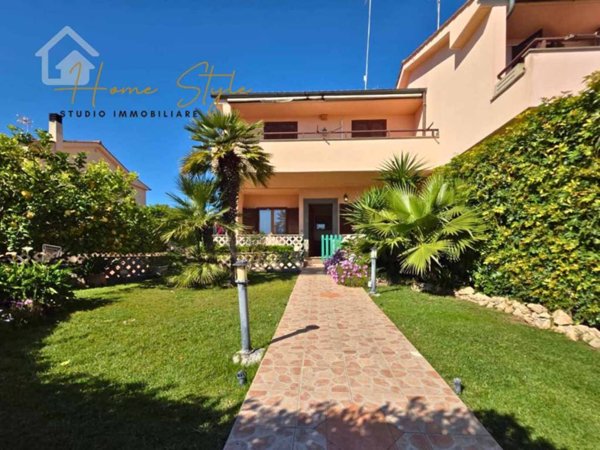 casa indipendente in vendita a Santa Marinella