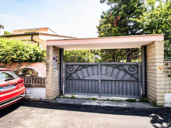 casa indipendente in vendita a Santa Marinella in zona Santa Severa