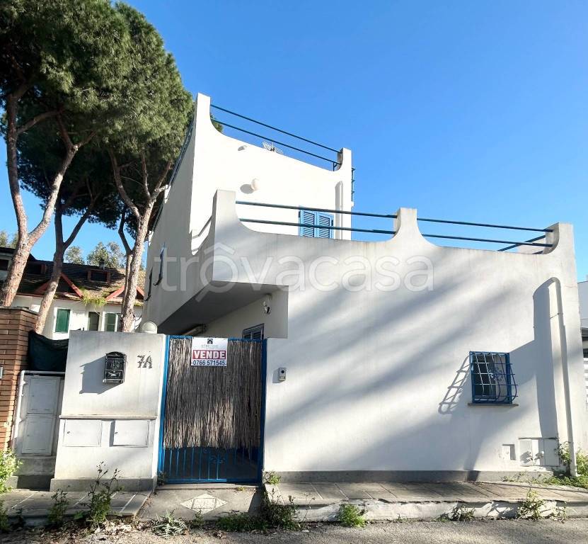 casa indipendente in vendita a Santa Marinella in zona Santa Severa