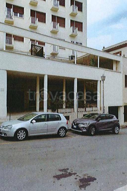 negozio in vendita a Santa Marinella