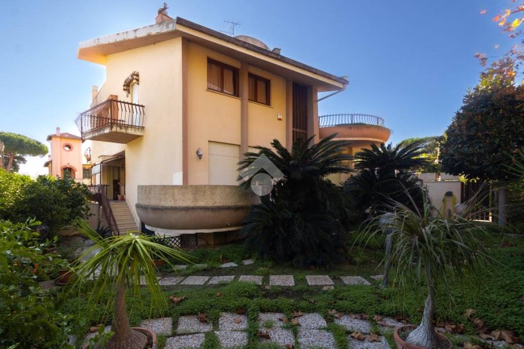 casa indipendente in vendita a Santa Marinella