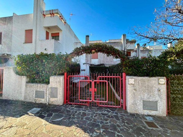casa indipendente in vendita a Santa Marinella