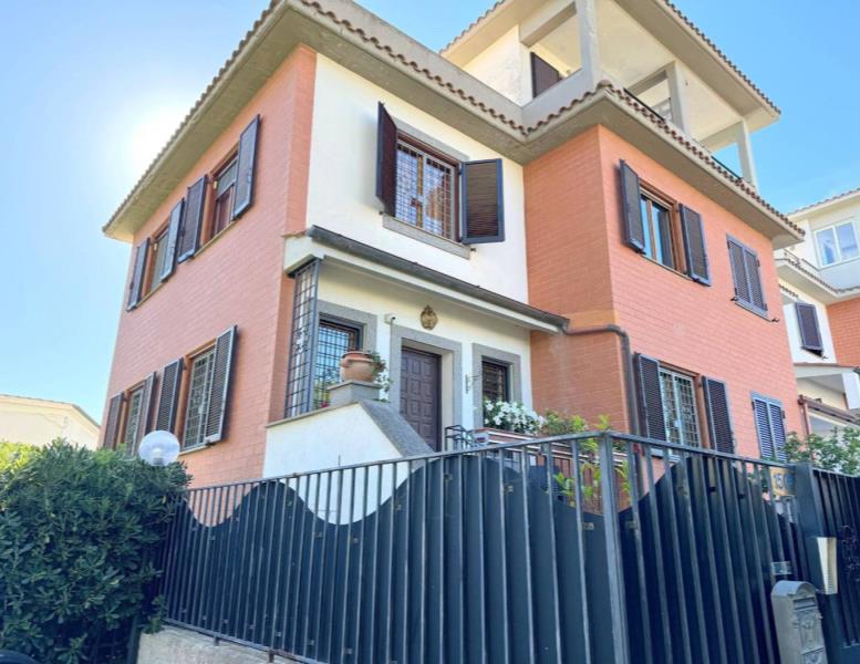 casa indipendente in vendita a Santa Marinella