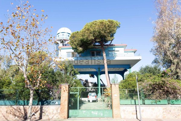 casa indipendente in vendita a Santa Marinella