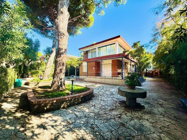 casa indipendente in vendita a Santa Marinella