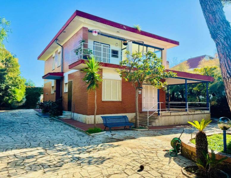casa indipendente in vendita a Santa Marinella