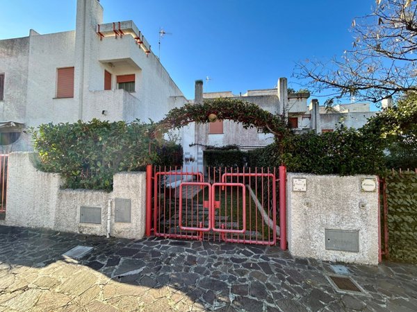 casa indipendente in vendita a Santa Marinella