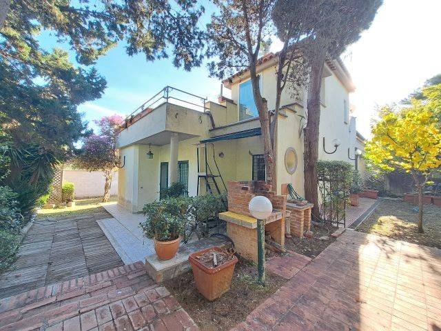 casa indipendente in vendita a Santa Marinella