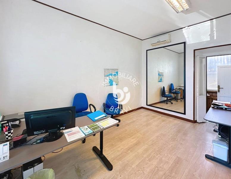 locale commerciale in vendita a Santa Marinella