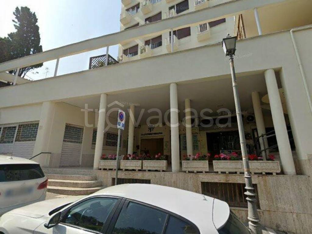 negozio in vendita a Santa Marinella