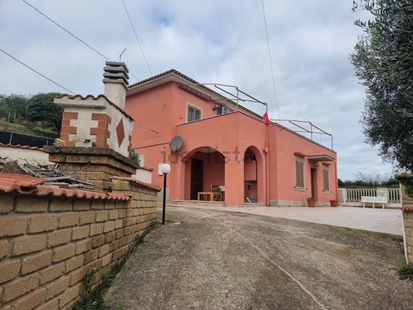 casa indipendente in vendita a Santa Marinella