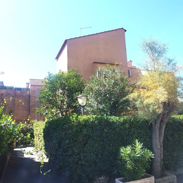 casa indipendente in vendita a Santa Marinella