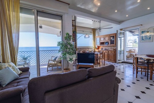 casa indipendente in vendita a Santa Marinella