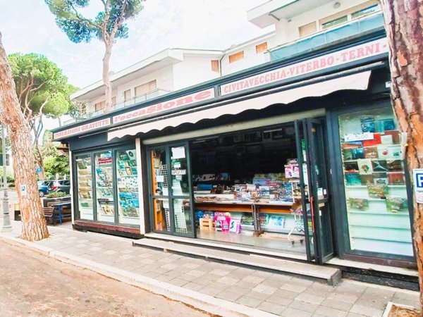 negozio in vendita a Santa Marinella in zona Santa Severa
