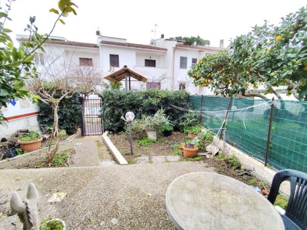 casa indipendente in vendita a Santa Marinella