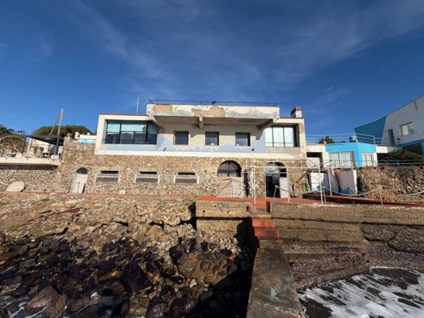 casa indipendente in vendita a Santa Marinella