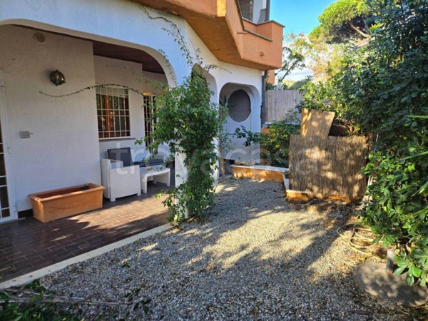 casa indipendente in vendita a Santa Marinella